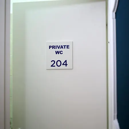 Queen 20 Luxury Duomo 4* نابولي