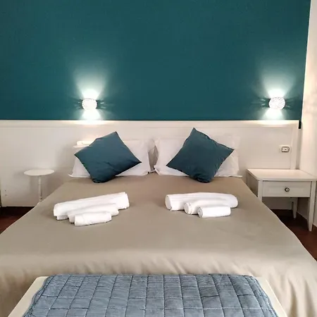Bed and breakfast Queen 20 Luxury Duomo Nápoles