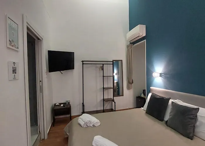 Queen 20 Luxury Duomo 4* ナポリ
