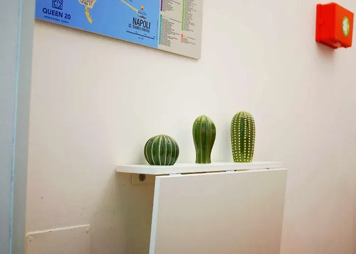 Queen 20 Luxury Duomo B&B 나폴리