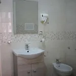 Queen 20 Luxury Duomo فندق مبيت وإفطار نابولي