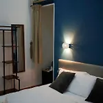 Queen 20 Luxury Duomo فندق مبيت وإفطار نابولي