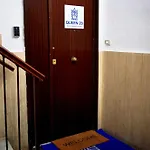 فندق مبيت وإفطار Queen 20 Luxury Duomo نابولي