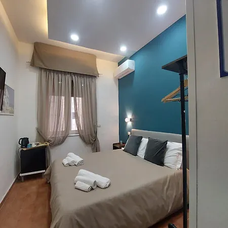 לינה וארוחת בוקר Queen 20 Luxury Duomo 4*