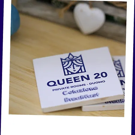 Queen 20 Luxury Duomo לינה וארוחת בוקר נאפולי