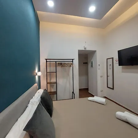 Queen 20 Luxury Duomo נאפולי