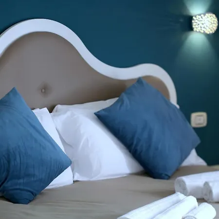 Queen 20 Luxury Duomo 3* Νάπολη