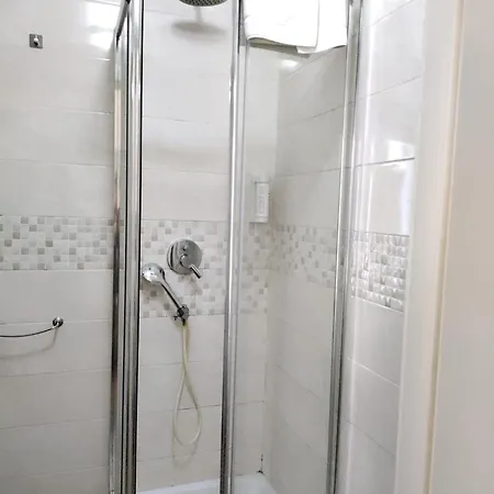 Queen 20 Luxury Duomo לינה וארוחת בוקר