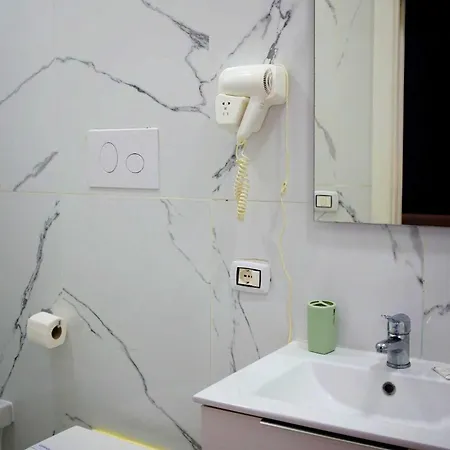 Queen 20 Luxury Duomo נאפולי