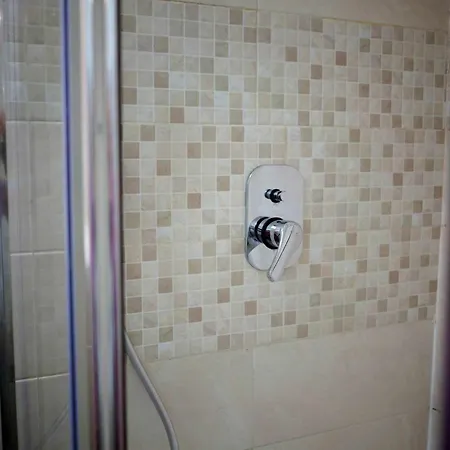 לינה וארוחת בוקר Queen 20 Luxury Duomo 4*