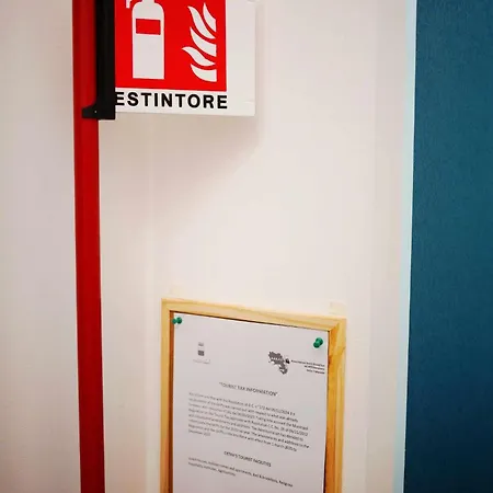 Queen 20 Luxury Duomo לינה וארוחת בוקר נאפולי